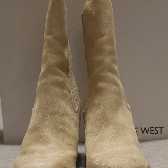 Never worn boot - Picture 2 of 4